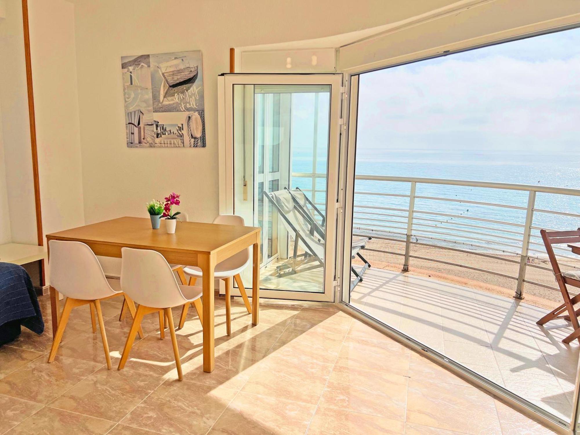 Atico Frente Al Mar 2 Terrazas Barbacoa Y Parking Sujeto A Disponibilidad Apartment เอลกัมเปโญ ภายนอก รูปภาพ