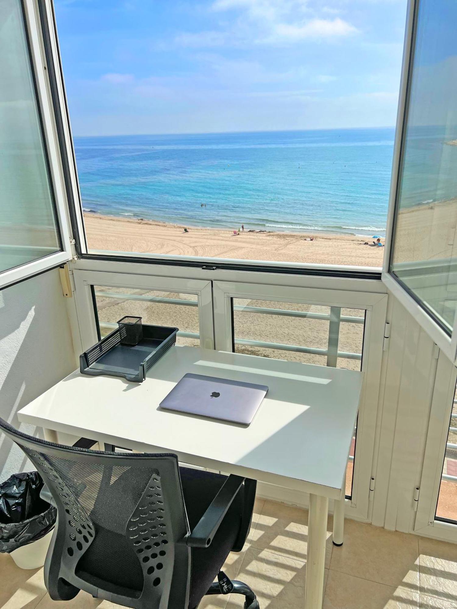Atico Frente Al Mar 2 Terrazas Barbacoa Y Parking Sujeto A Disponibilidad Apartment เอลกัมเปโญ ภายนอก รูปภาพ